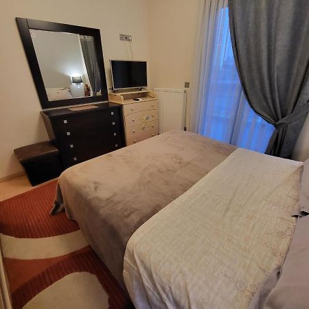 Cozy Apartment In Front Of The Park Афіни Екстер'єр фото
